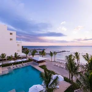 Hotell Izla Front